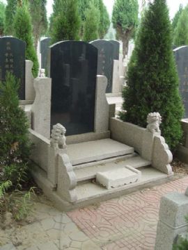 點(diǎn)擊查看詳細(xì)信息<br>標(biāo)題：石墓碑 閱讀次數(shù)：2284