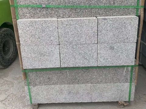 點(diǎn)擊查看詳細(xì)信息<br>標(biāo)題：花崗巖路沿石 閱讀次數(shù)：2973